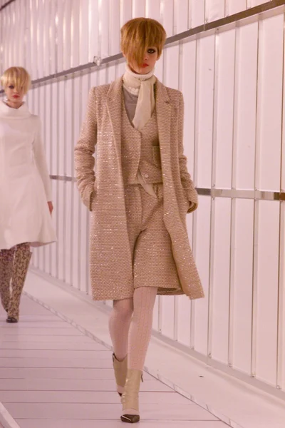 Look 12